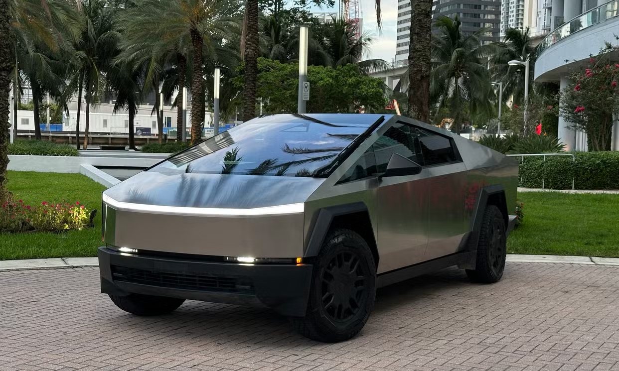 Tesla Cybertruck front